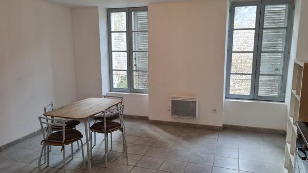 A louer Appartement JARNAC 49 m² Meublé (tout compris) , Jarnac