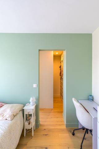 Appartement
                                                                                                                                                                                                                                                                                                                        5 pièce(s)                                                                                                                                                                                                          3 chambre(s)                                                                                                                                                                                                          100.73  m²