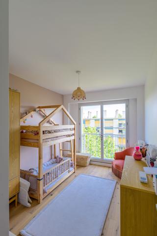 Appartement
                                                                                                                                                                                                                                                                                                                        5 pièce(s)                                                                                                                                                                                                          3 chambre(s)                                                                                                                                                                                                          100.73  m²