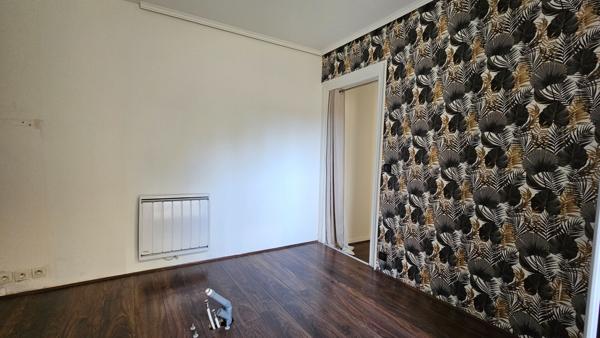LOCAL COMMERCIAL 2 PIECES 47m² -