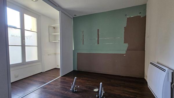 LOCAL COMMERCIAL 2 PIECES 47m² -