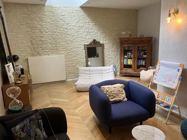 AU CŒUR DE CHÂTELLERAULT MAISON DE VILLE DE 186 M² AVEC BELLES PRESTATIONS Réf 2616