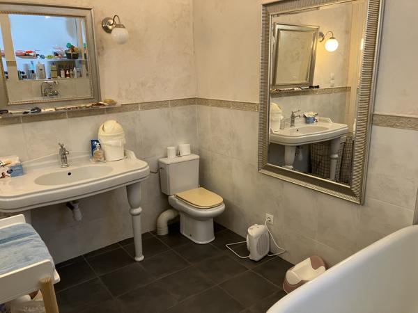 AU CŒUR DE CHÂTELLERAULT MAISON DE VILLE DE 186 M² AVEC BELLES PRESTATIONS Réf 2616