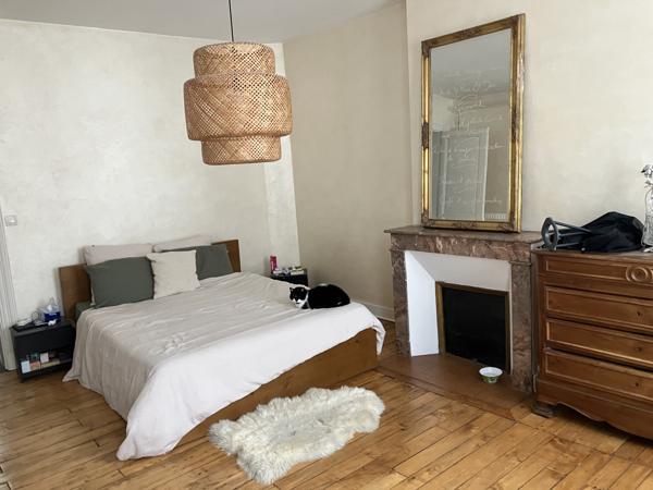 AU CŒUR DE CHÂTELLERAULT MAISON DE VILLE DE 186 M² AVEC BELLES PRESTATIONS Réf 2616