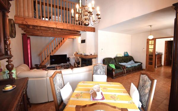 Maison à vendre    4 pièces •  Uzès