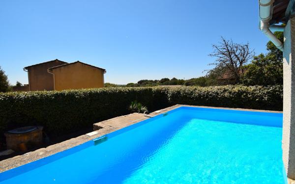 Maison à vendre    4 pièces •  Uzès