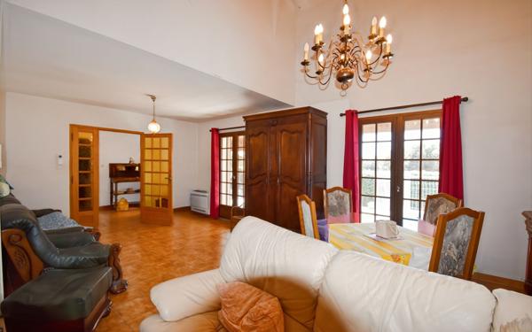 Maison à vendre    4 pièces •  Uzès