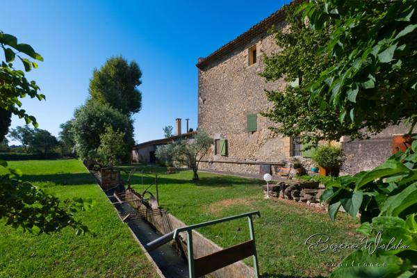 Bastide Ancien Moulin à SALON DE PROVENCE (13) 400 m² et plus de 4000m² de terrain