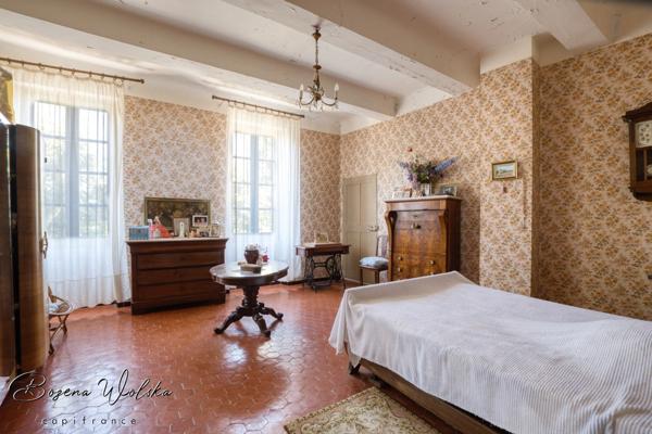 Bastide Ancien Moulin à SALON DE PROVENCE (13) 400 m² et plus de 4000m² de terrain