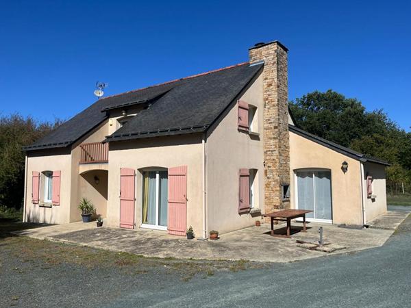NOZAY -Maison familiale avec un grand terrain