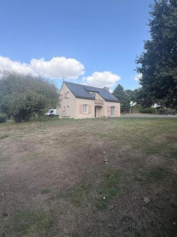NOZAY -Maison familiale avec un grand terrain