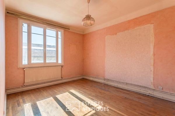 Appartement de caractère avec parquet massif et beau potentiel – Villeurbanne centre
