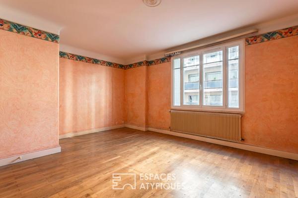 Appartement de caractère avec parquet massif et beau potentiel – Villeurbanne centre