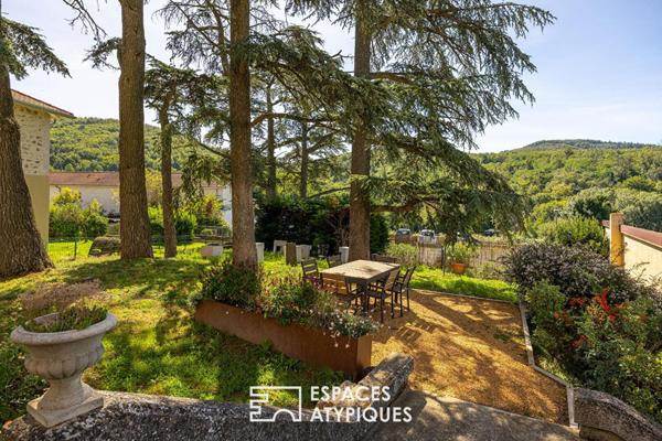 Appartement rénové au coeur d’un château avec jardin et piscine