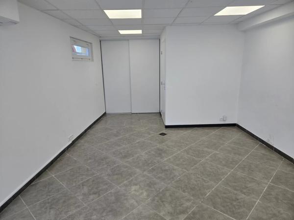 Location Local commercial 3 pièces 51 m2 à Le Lavandou