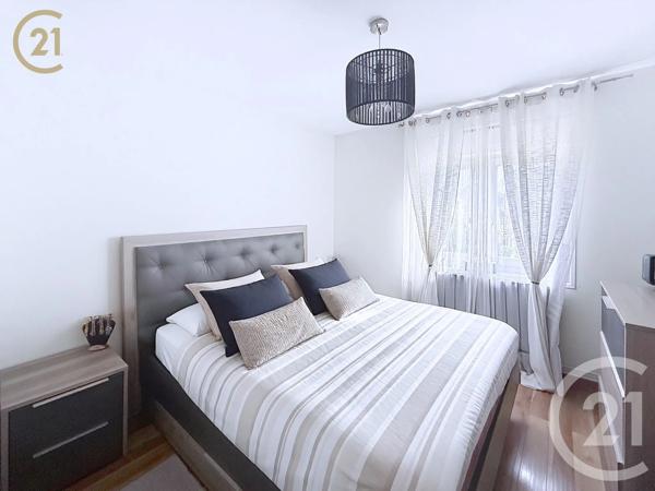 Maison à vendre  4 pièces - 107,84 m 2   BONDY  - 93