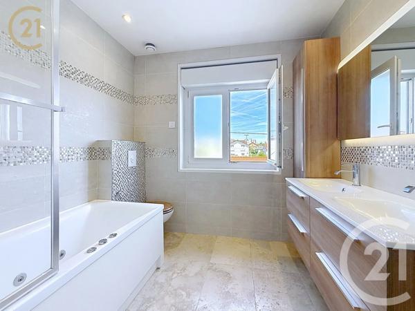Maison à vendre  4 pièces - 107,84 m 2   BONDY  - 93