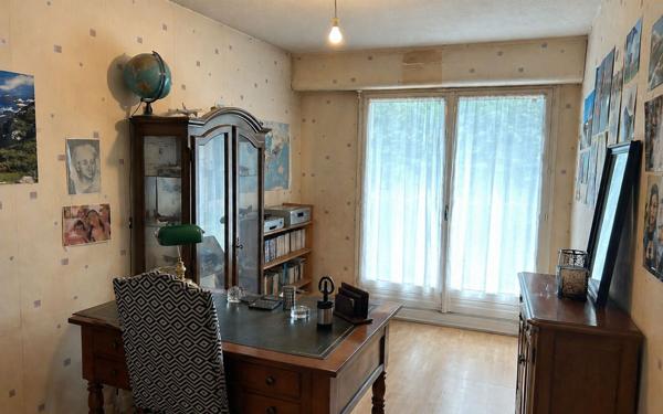 Appartement à vendre    4 pièces • 76,49 m2 Pau