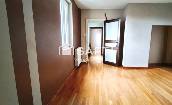 Maison rénovée T5 sur 2600m2 de terrain et dépendances NÉGOCIABLE