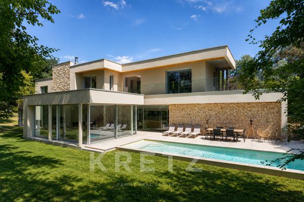 ECULLY – Villa contemporaine au cœur d'un parc privé