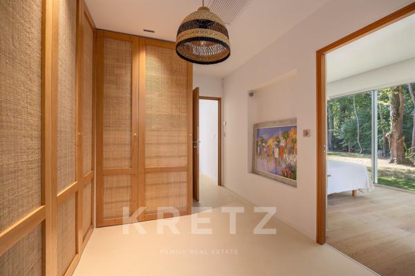 ECULLY – Villa contemporaine au cœur d'un parc privé