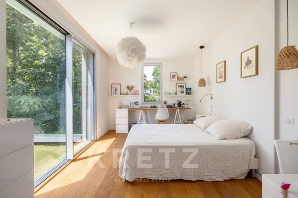 ECULLY – Villa contemporaine au cœur d'un parc privé