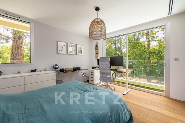ECULLY – Villa contemporaine au cœur d'un parc privé