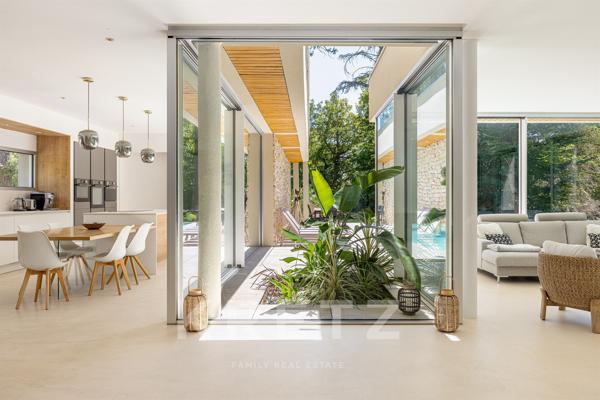 ECULLY – Villa contemporaine au cœur d'un parc privé