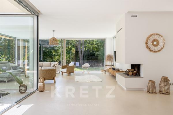 ECULLY – Villa contemporaine au cœur d'un parc privé