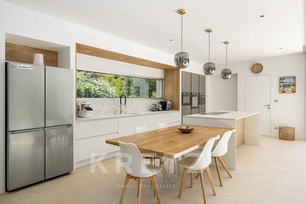 ECULLY – Villa contemporaine au cœur d'un parc privé