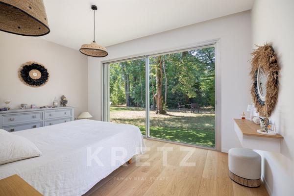 ECULLY – Villa contemporaine au cœur d'un parc privé