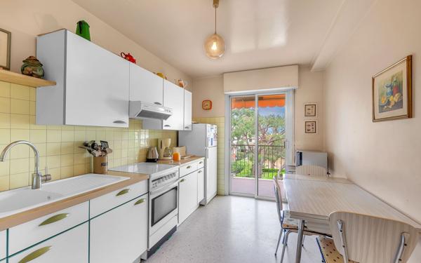 Appartement à vendre    3 pièces • 70 m2 Saint-Laurent-du-Var