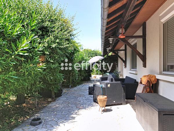 Maison
         4 pièces
        - 93 m² 350 000 € *