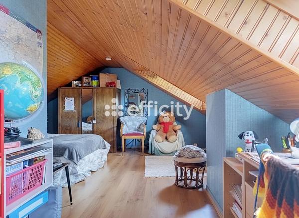 Maison
         4 pièces
        - 93 m² 350 000 € *