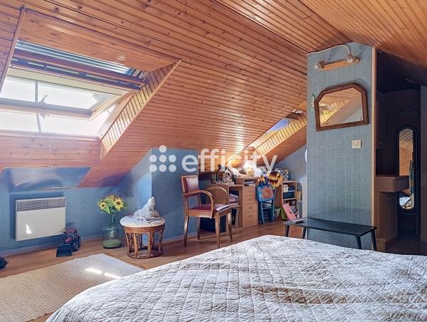 Maison
         4 pièces
        - 93 m² 350 000 € *