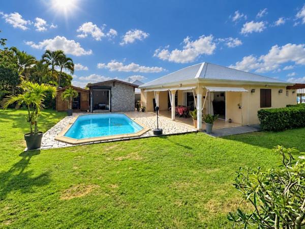 Vente / Maison T4 à Baie Mahault (97122)