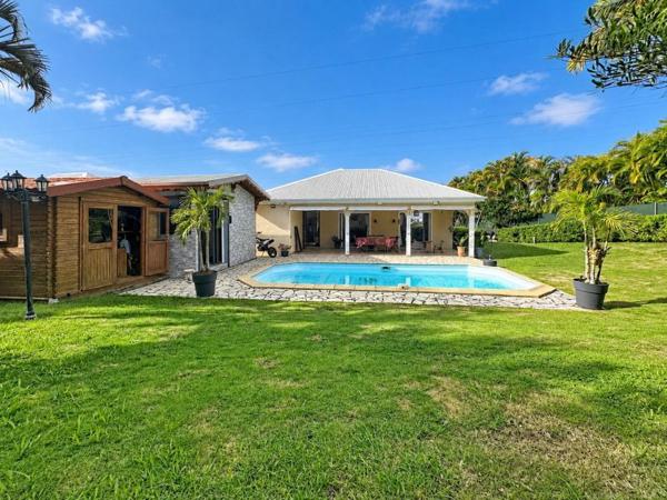 Vente / Maison T4 à Baie Mahault (97122)