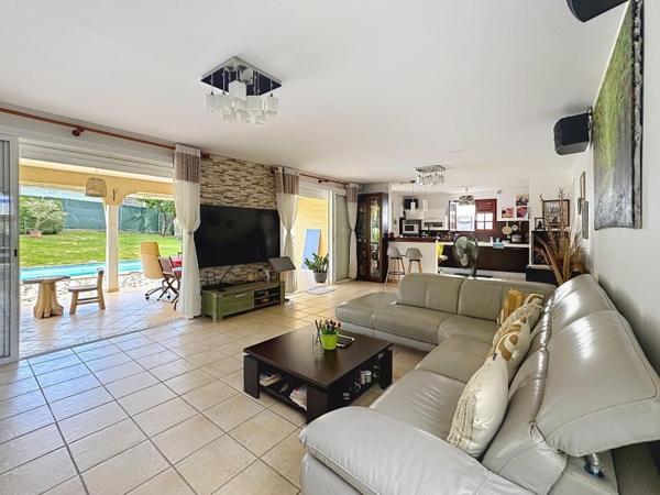 Vente / Maison T4 à Baie Mahault (97122)
