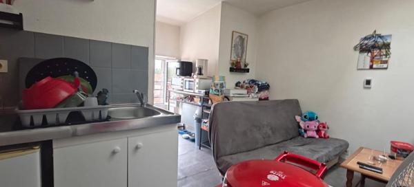 Studio vendu loué – Dernier étage, au calme côté cour