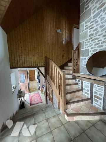 LA FERTE MACE, maison 5 ch avec garage et terrain + appartement T2 de 64 m² indépendant