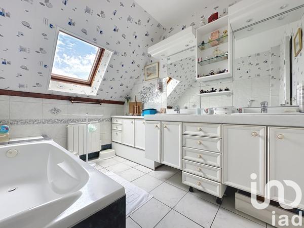 Maison à vendre 6 pièces 140 m² Rambouillet