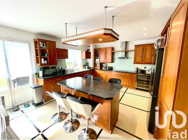 Maison à vendre 7 pièces 211 m² Villecresnes