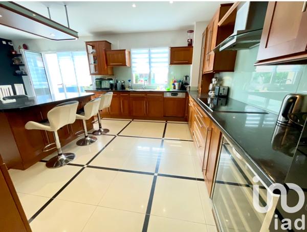 Maison à vendre 7 pièces 211 m² Villecresnes