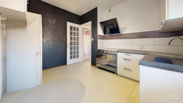 Parking + parking + appartement