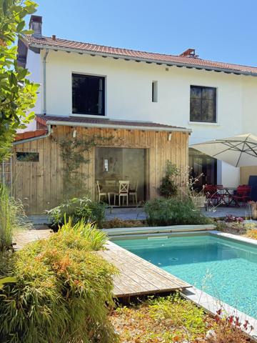 LA ROCHELLE Quartier Lafond – Maison familiale de 136 m², 4 chambres, garage, piscine et jardin paysager