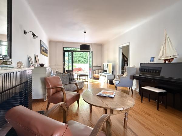 LA ROCHELLE Quartier Lafond – Maison familiale de 136 m², 4 chambres, garage, piscine et jardin paysager