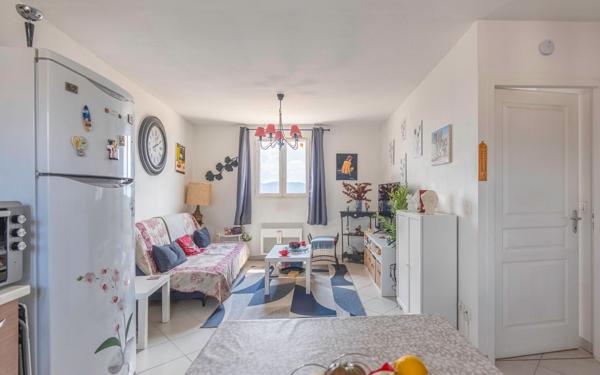 Appartement à vendre    2 pièces •  Cadenet