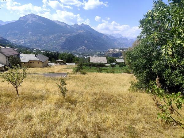 Terrain à bâtir de 472 m² avec vue sur les montagnes – Risoul