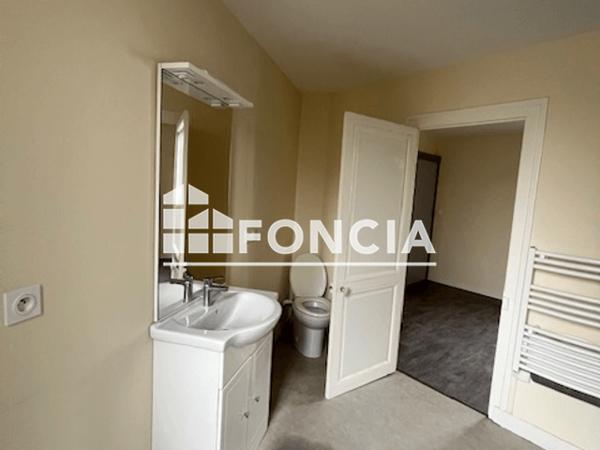 Location Maison 2 pièces 34.88 m² - 64 RUE DE MONTBRON Angouleme 16000