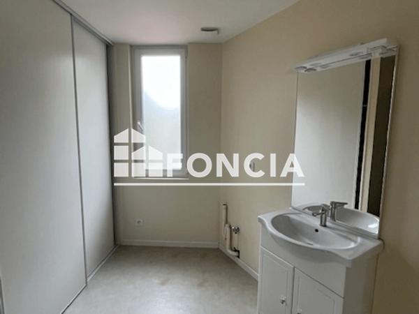 Location Maison 2 pièces 34.88 m² - 64 RUE DE MONTBRON Angouleme 16000